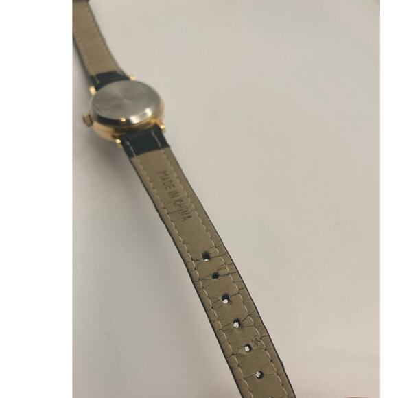 Stylish Classic Women's Analog Watch One Gem at 12 O'clock with New Battery - Picture 4 of 5